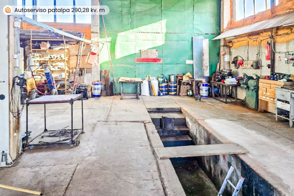 Parduodamos autoserviso patalpos su visa darbui reikalinga įranga Pakruojo r., Laipu&scaron;kių k.