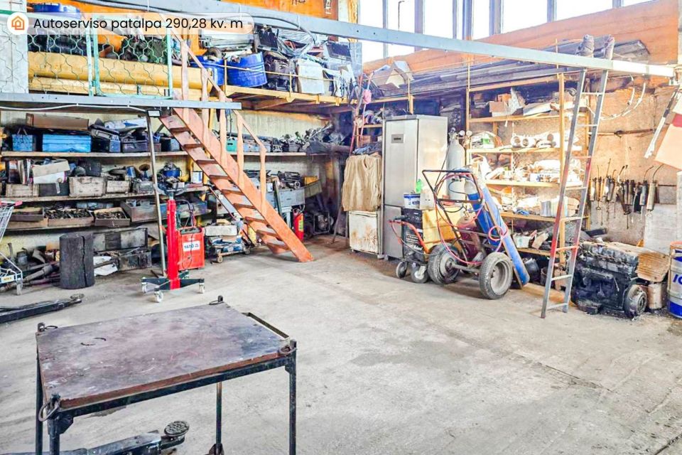 Parduodamos autoserviso patalpos su visa darbui reikalinga įranga Pakruojo r., Laipu&scaron;kių k.