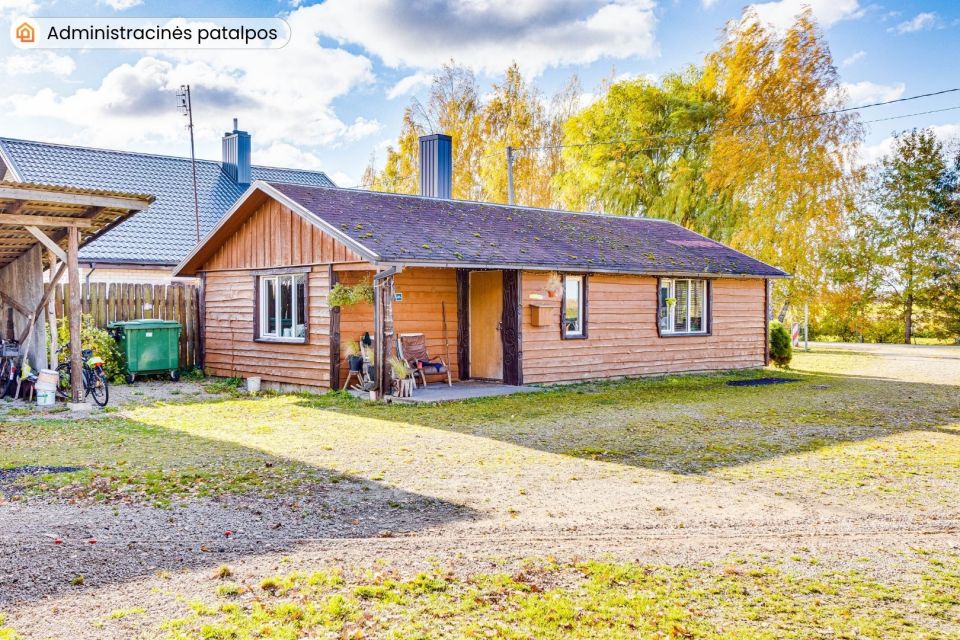 Parduodamos autoserviso patalpos su visa darbui reikalinga įranga Pakruojo r., Laipu&scaron;kių k.