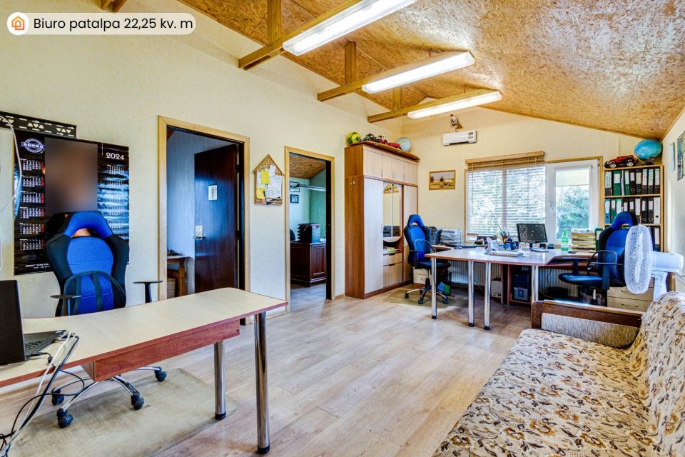 Parduodamos autoserviso patalpos su visa darbui reikalinga įranga Pakruojo r., Laipu&scaron;kių k.