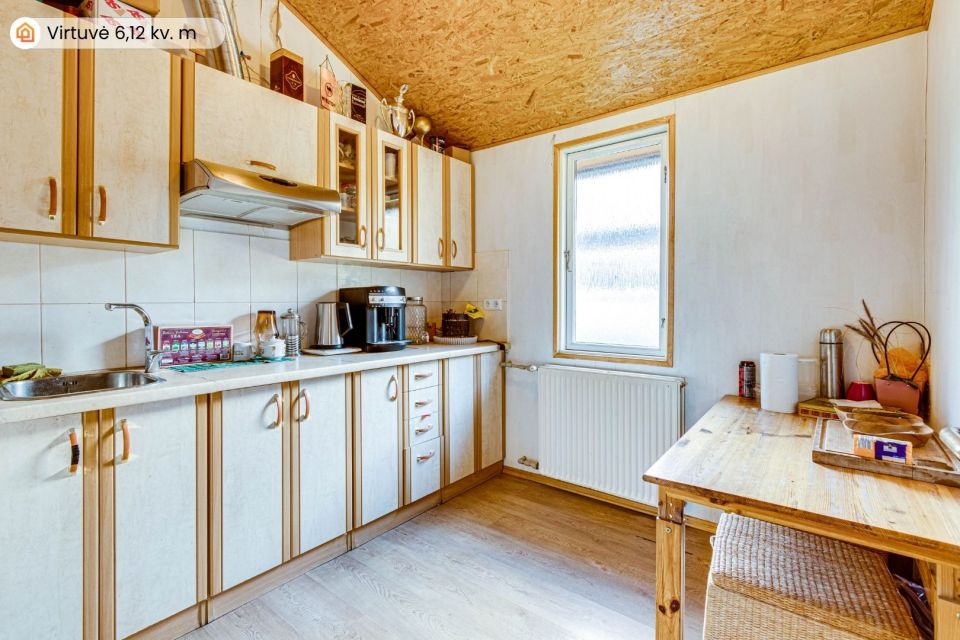 Parduodamos autoserviso patalpos su visa darbui reikalinga įranga Pakruojo r., Laipu&scaron;kių k.