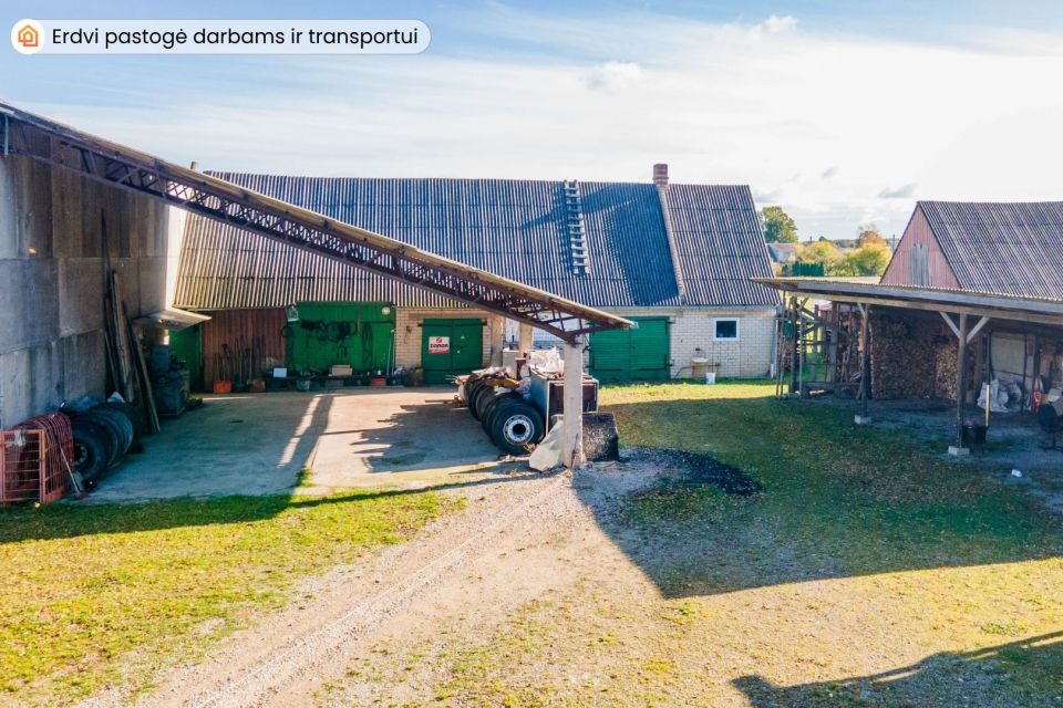 Parduodamos autoserviso patalpos su visa darbui reikalinga įranga Pakruojo r., Laipu&scaron;kių k.