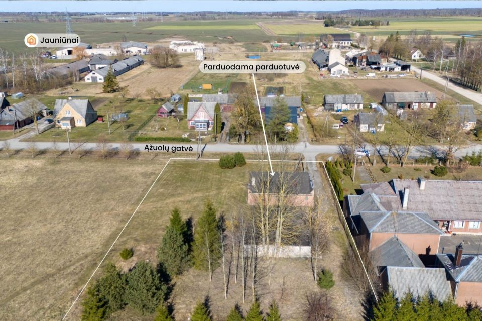 Parduodamos prekybinės paskirties komercinės patalpos Joni&scaron;kio r., Jauniūnuose, Ąžuolų g. 13