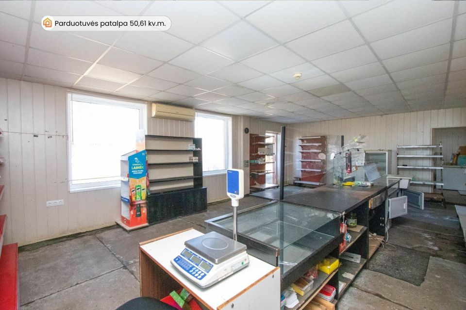 Parduodamos prekybinės paskirties komercinės patalpos Joni&scaron;kio r., Jauniūnuose, Ąžuolų g. 13