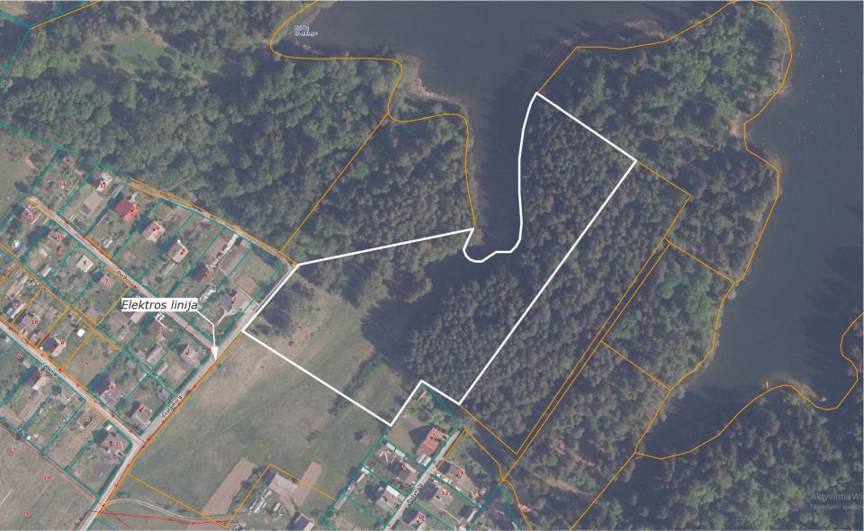 Prie Bubių tvenkinio parduodamas 1,45 ha žemės ūkio paskirties sklypas su mišku, Gervėnų k., Šiaulių r. (SB „Svarainis“).