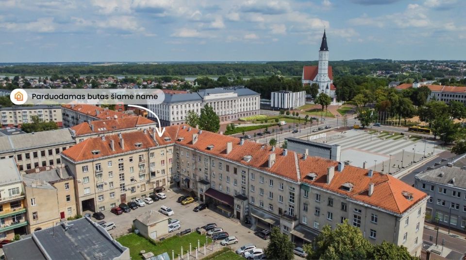 Prie &Scaron;iaulių miesto centrinės aik&scaron;tės parduodamas 2 kambarių butas &ndash; Varpo g. 27, vos keli žingsniai iki miesto bulvaro