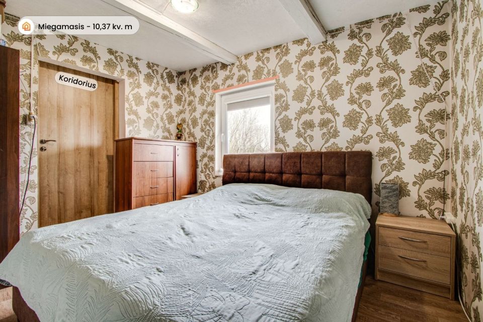 Ramioje, atokioje vietoje parduodama prižiūrėta sodyba su 33,00 arų sklypu, Kretingos rajone, Laivių k., Pievų g. 16