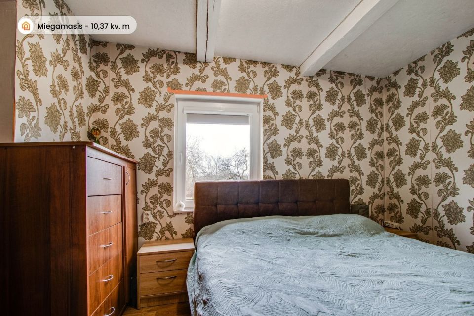 Ramioje, atokioje vietoje parduodama prižiūrėta sodyba su 33,00 arų sklypu, Kretingos rajone, Laivių k., Pievų g. 16