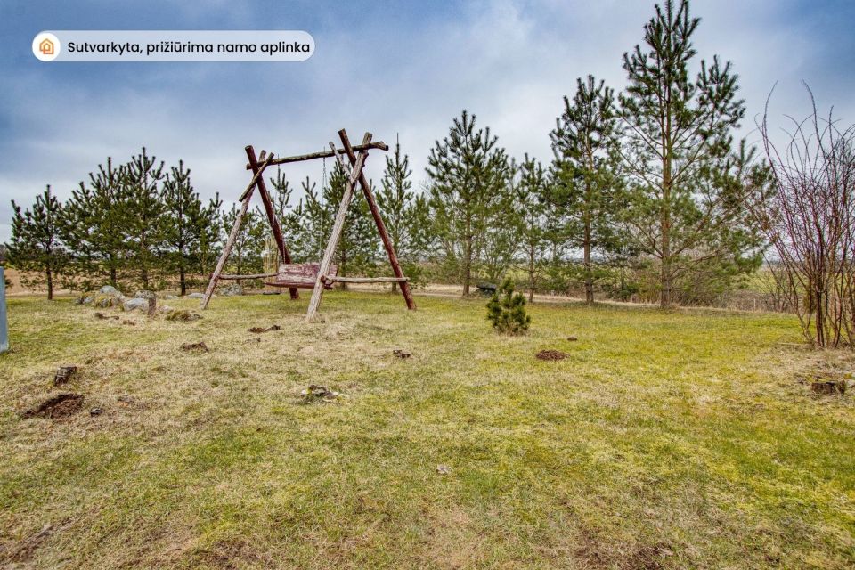 Ramioje, atokioje vietoje parduodama prižiūrėta sodyba su 33,00 arų sklypu, Kretingos rajone, Laivių k., Pievų g. 16