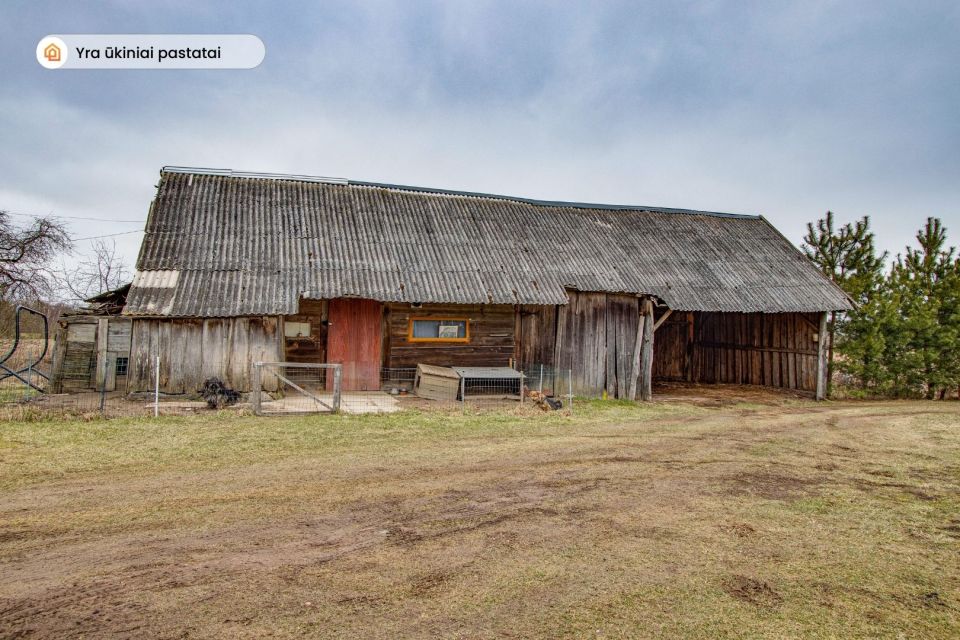 Ramioje, atokioje vietoje parduodama prižiūrėta sodyba su 33,00 arų sklypu, Kretingos rajone, Laivių k., Pievų g. 16
