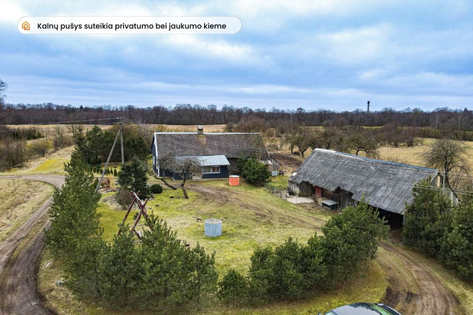 Ramioje, atokioje vietoje parduodama prižiūrėta sodyba su 33,00 arų sklypu, Kretingos rajone, Laivių k., Pievų g. 16