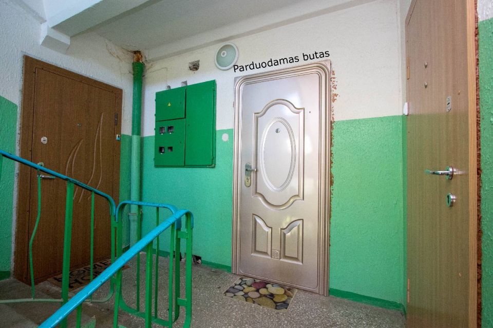 Gera kaina!!! Ramioje vietoje, prie beržyno parduodamas 3 kambarių butas Respublikos g. 27, N. Akmenėje, Akmenės r.