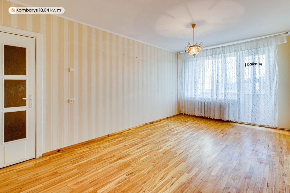 Labai maži šildymo kaštai! Parduodamas 4 kambarių butas renovuotame name V. Grinkevičiaus g. 8, Šiauliuose