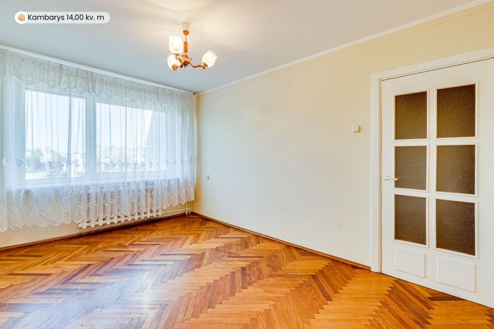 Labai maži šildymo kaštai! Parduodamas 4 kambarių butas renovuotame name V. Grinkevičiaus g. 8, Šiauliuose