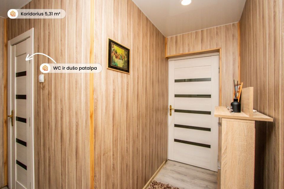 RENOVUOTAME NAME, miesto centre, parduodamas 2 kambarių butas, Jaunimo g. 14, Raseiniuose