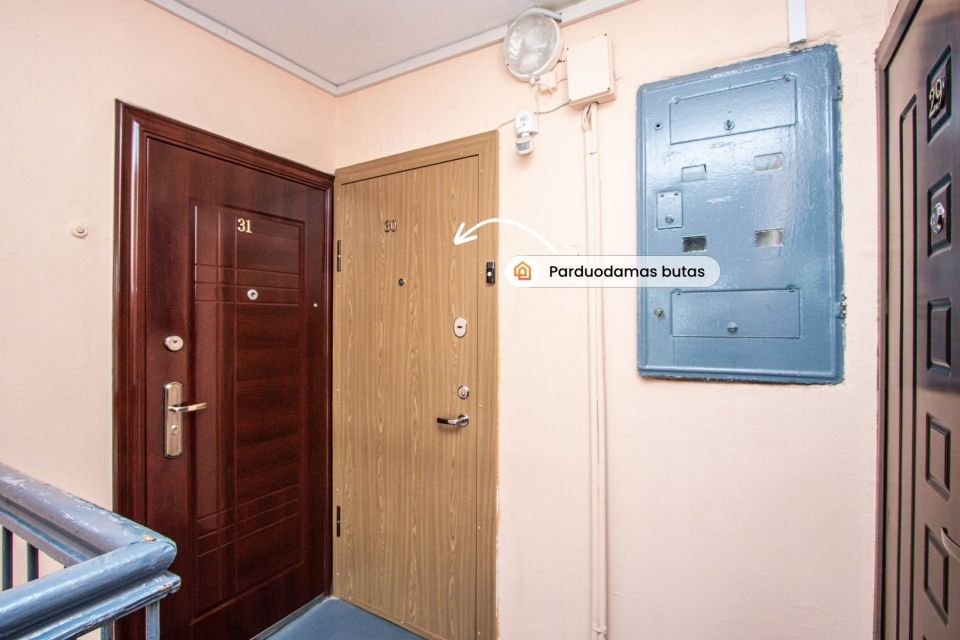 RENOVUOTAME NAME, miesto centre, parduodamas 2 kambarių butas, Jaunimo g. 14, Raseiniuose