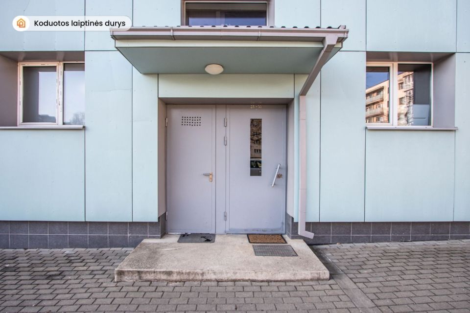 RENOVUOTAME NAME, miesto centre, parduodamas 2 kambarių butas, Jaunimo g. 14, Raseiniuose