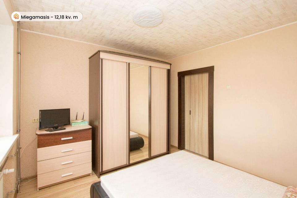 Renovuotame name! Parduodamas tvarkingas 2 kambarių butas Ventoje, Žemaičių g. 31, Akmenės r.