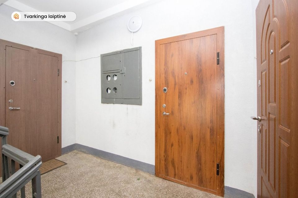 Renovuotame name! Parduodamas tvarkingas 2 kambarių butas Ventoje, Žemaičių g. 31, Akmenės r.