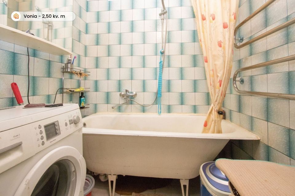 Renovuotame name! Parduodamas tvarkingas 2 kambarių butas Ventoje, Žemaičių g. 31, Akmenės r.
