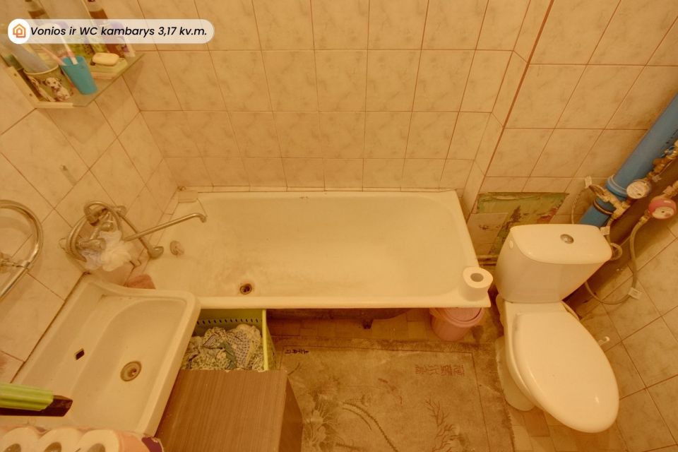Renovuotame name parduodamas vieno kambario butas Šakių m. Vytauto g.. 19
