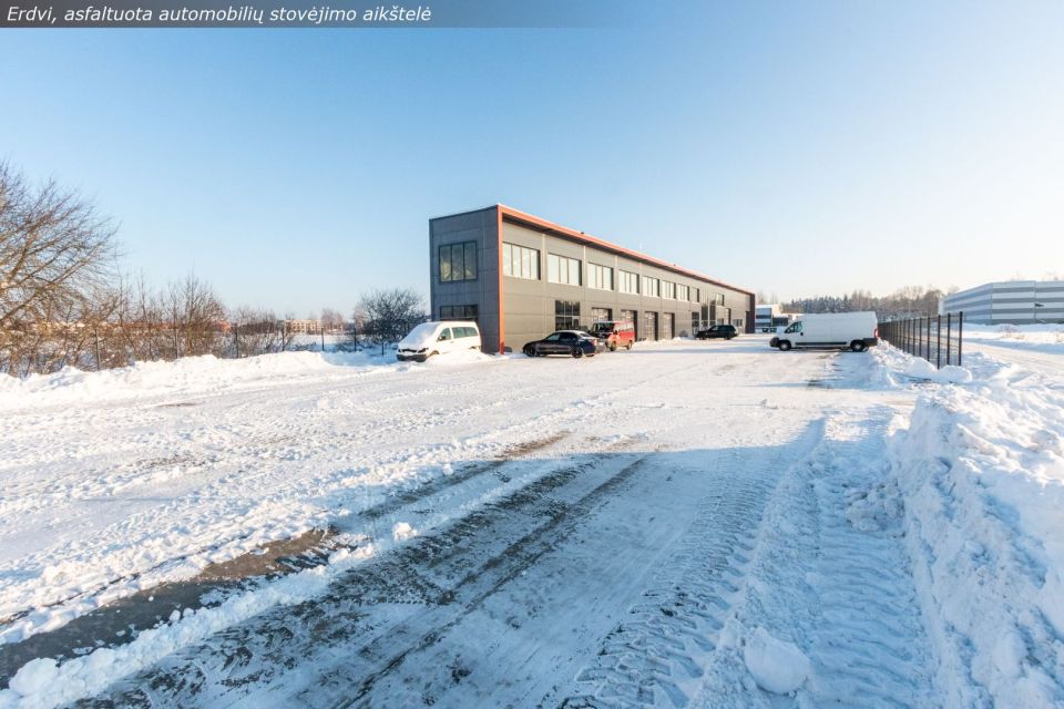Šalia Architektų gatvės Šiauliuose išnuomojamos 625,33 kv. m. patalpos naujai pastatytame komercinės paskirties pastate.
