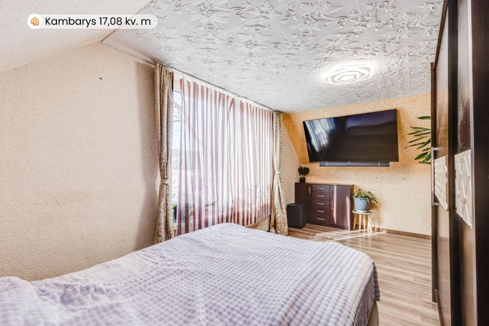 Šalia miesto centro parduodama namo dalis 62,24 kv. m Žemoji g., Šiauliuose