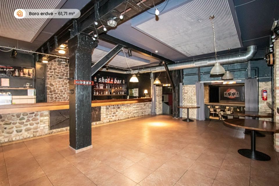 Šiaulių miesto centre, Rūdės g. 27D, parduodamas pramogų ir konferencijų kompleksas
