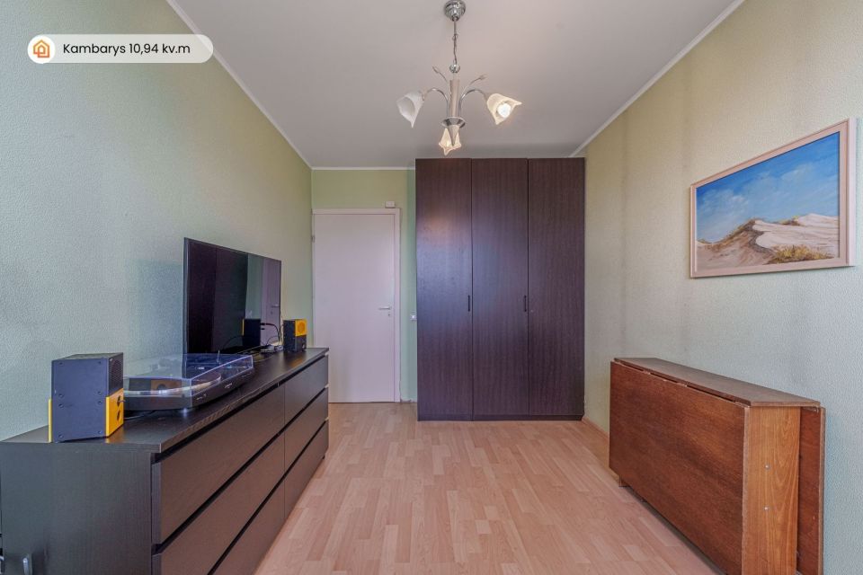 Parduodamas butas Klaipėdoje, Baltijos pr. 5 - 3 kambarių su dviem balkonais, renovuotame mūriniame name, komfortiškam gyvenimui ar investicijai