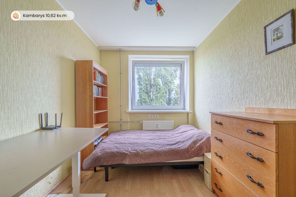 Parduodamas butas Klaipėdoje, Baltijos pr. 5 - 3 kambarių su dviem balkonais, renovuotame mūriniame name, komfortiškam gyvenimui ar investicijai