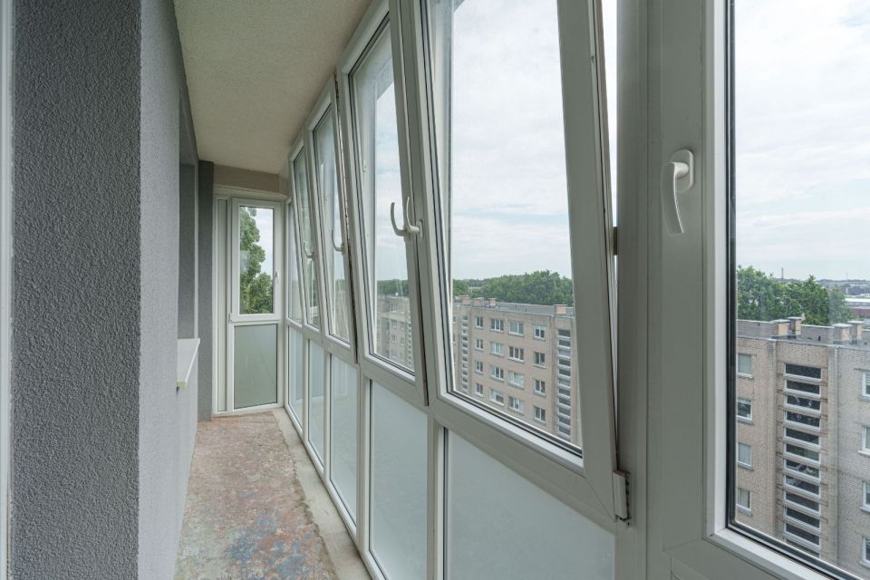 Parduodamas butas Klaipėdoje, Baltijos pr. 5 - 3 kambarių su dviem balkonais, renovuotame mūriniame name, komfortiškam gyvenimui ar investicijai
