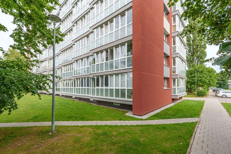 Parduodamas butas Klaipėdoje, Baltijos pr. 5 - 3 kambarių su dviem balkonais, renovuotame mūriniame name, komfortiškam gyvenimui ar investicijai