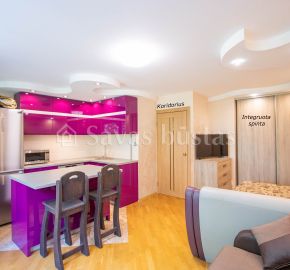 Išnuomojamas naujai suremontuotas 1 kambario butas centre, Dvaro g. 64, Šiauliuose
