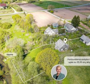 Išskirtinėje vietoje, ant upės kranto parduodama sodyba su 25,35 arų sklypu, Telšiu rajone, Kaunatavoje, Dvaro g. 3