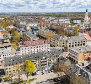 Miesto centre parduodamas erdvus vieno kambario (44,22 kv. m) butas prie pat centrinio bulvaro, Vilniaus g. 217, Šiauliuose.
