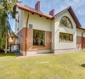 Miesto centriniame parke parduodamas kokybiškai įrengtas namas, S. Lukauskio g. 20, Šiauliuose.
