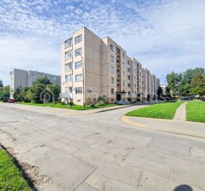 Parduodamas 1 kambario butas su balkonu Krymo g. 12, &Scaron;iauliuose.