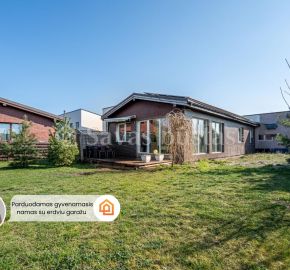 Parduodamas jaukus ir ekonomiškas namas su erdviu garažu bei galimybe vykdyti verslą - Rasytės g., Mazūriškių k., Klaipėdos r. sav