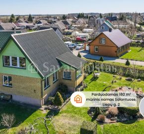 Parduodamas vieno auk&scaron;to su mansarda 180 m&sup2; mūrinis gyvenamasis namas Salantuose, Liepų g.