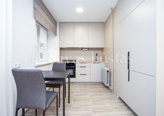 Išnuomojamas miesto centre pilnai įrengtas 2 kambarių butas, Vasario 16-osios g. 31, Šiauliuose