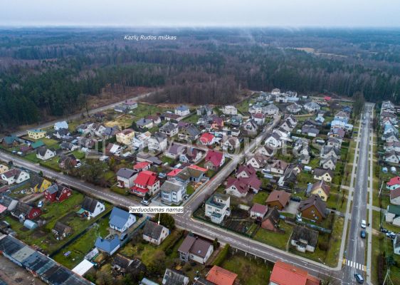 Kazlų Rūdoje, Kęstučio g. parduodamas vieno aukšto gyvenamasis namas su ūkiniu pastatu ir 8,22 arų namų valdos sklypu