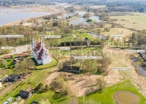 Kurtuvėnų miestelio širdyje, išskirtinėje vietoje, šalia Kurtuvėnų bažnyčios, parduodami sklypai, kurių bendras plotas 124,62 arai.