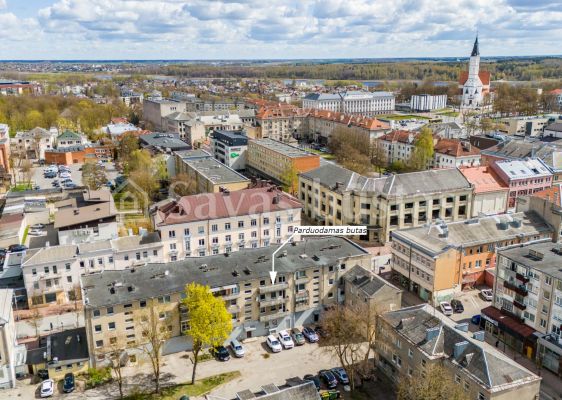 Miesto centre parduodamas erdvus vieno kambario (44,22 kv. m) butas prie pat centrinio bulvaro, Vilniaus g. 217, &Scaron;iauliuose.