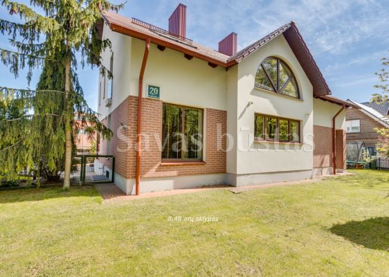 Miesto centriniame parke parduodamas kokybiškai įrengtas namas, S. Lukauskio g. 20, Šiauliuose.