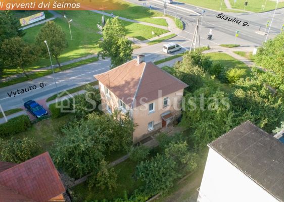 Namas su erdviu sklypu ir ūkiniu pastatu Radviliškyje, Vytauto g. 38