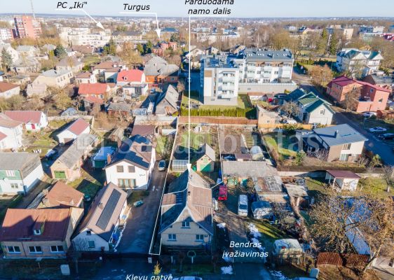 Parduodama centrinėje miesto dalyje namo dalis Klevų g.12, Šiauliai