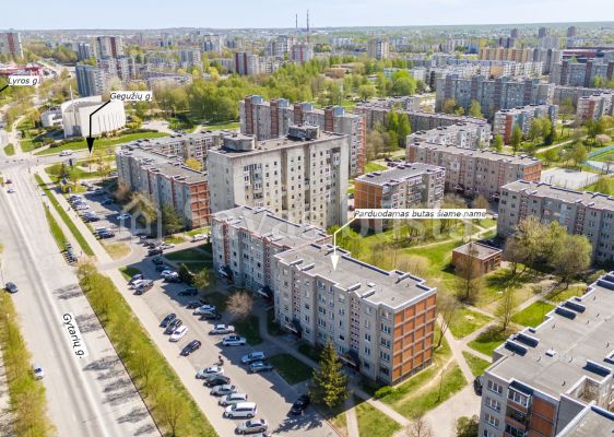 Parduodamas 1 kambario butas (su balkonu) Gytarių g. 11, &Scaron;iauliuose.