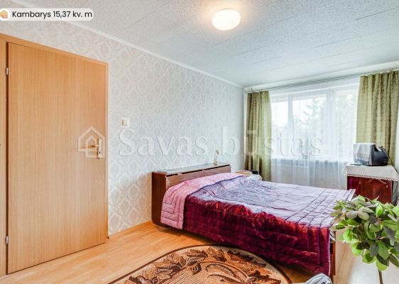 Parduodamas 2 kambarių butas renovuotame name, Kelmės miesto centre