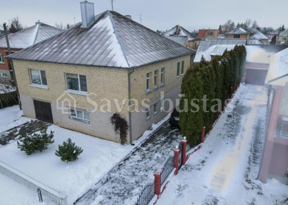 Parduodamas 2 aukštų namas, Baseino g. 4 Joniškyje.
