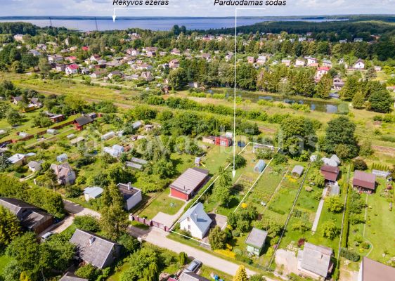 Parduodamas 8,10 arų sodo sklypas su mediniu 40,60 kv.m. bendro ploto vasarnamiu SB „Gintaras“ , Gintaro sodų 1-oji g., Šiaulių mieste